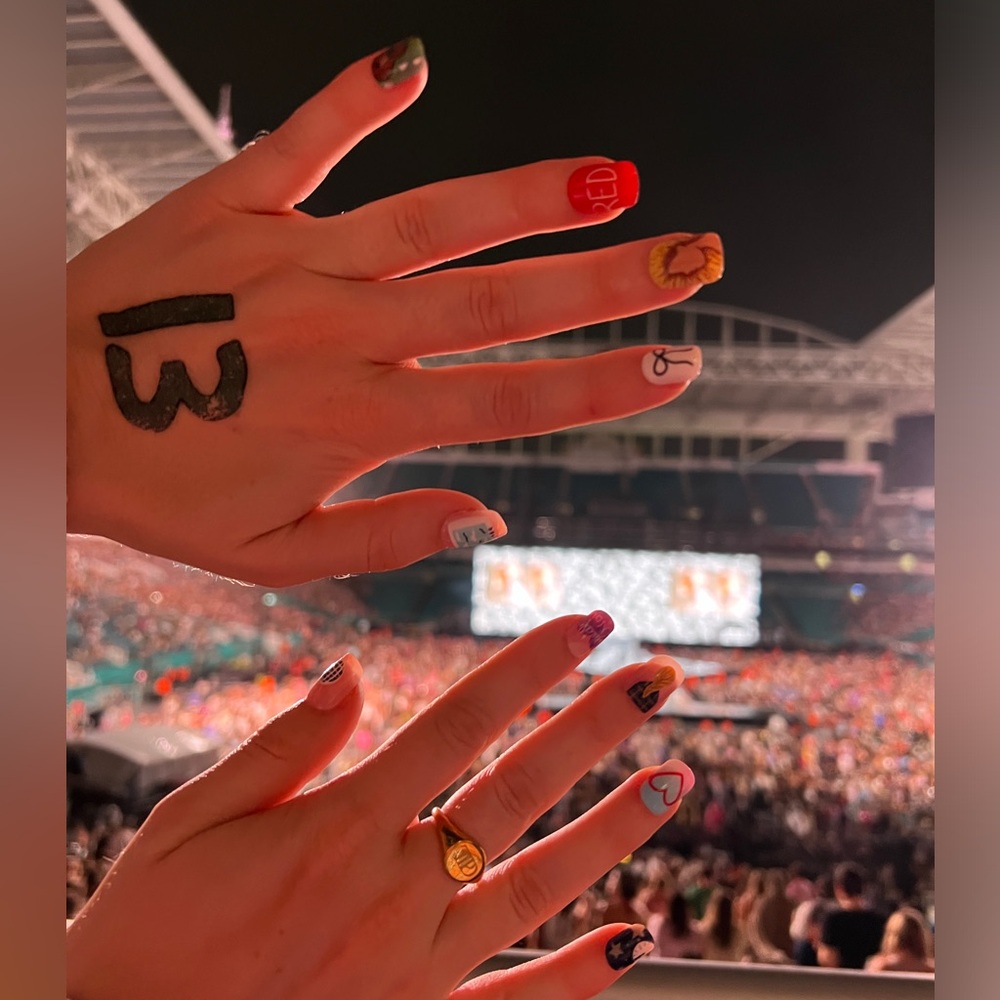 Swiftie Press On Nails Taylor Swift The Eras Tour Fake Nail Set Glue On Acrylic - Picture 9 of 12